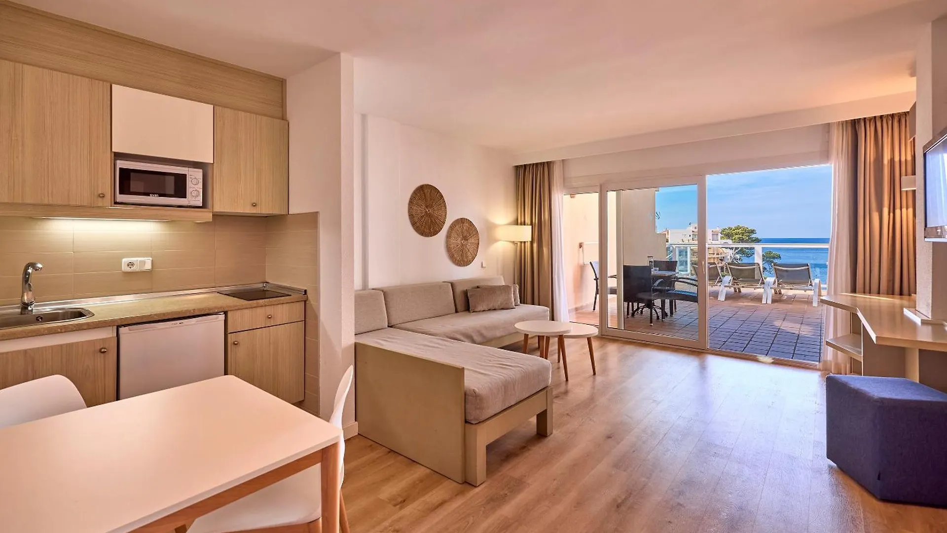 Universal Aparthotel Don Camilo Сант-Эльм