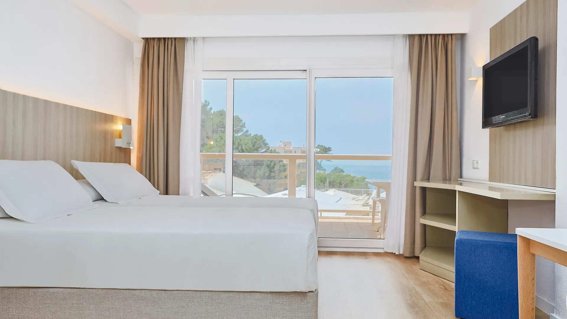 ****  Universal Aparthotel Don Camilo Sant Elm Spanje