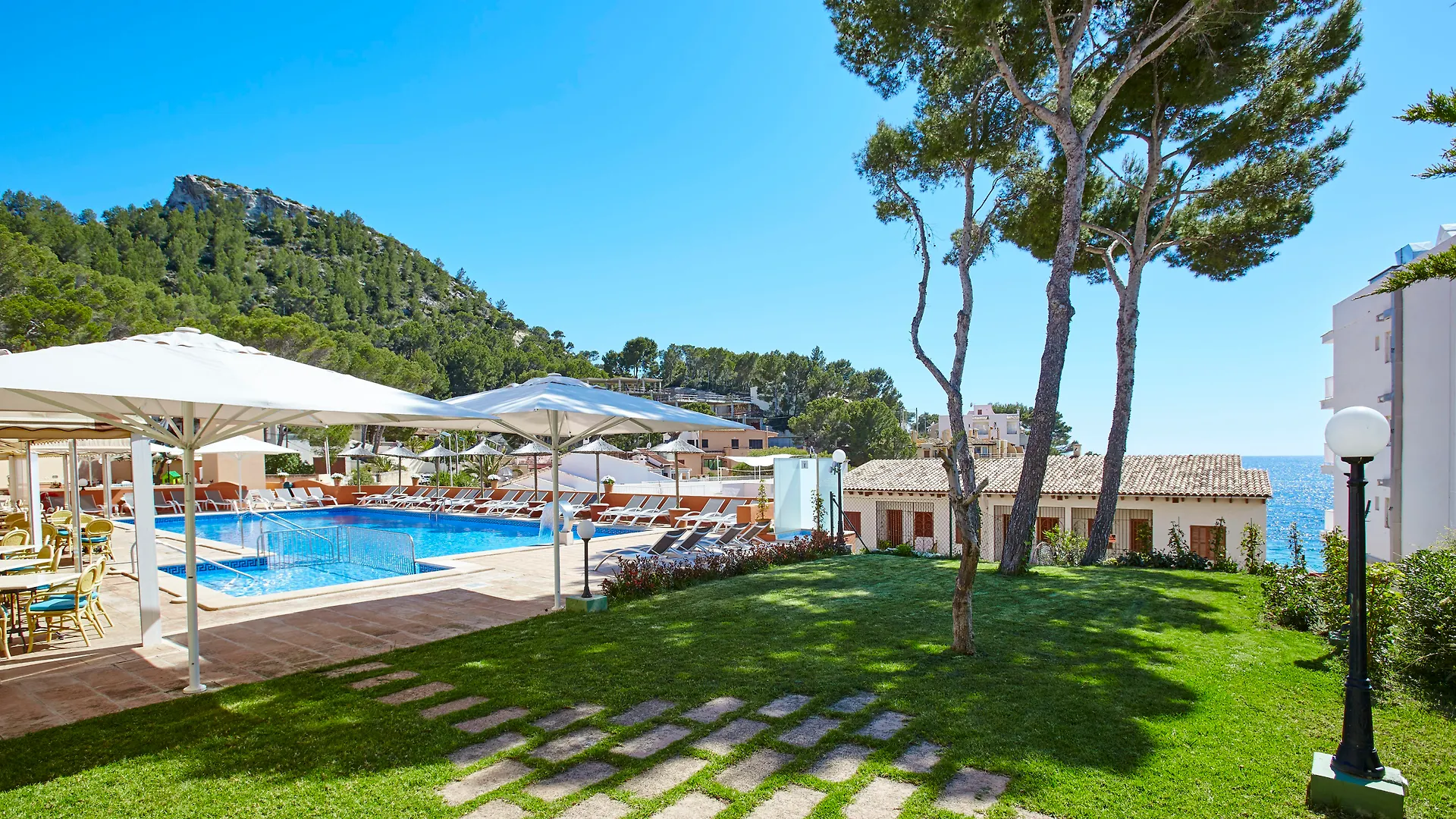 Universal Aparthotel Don Camilo Sant Elm Spanje