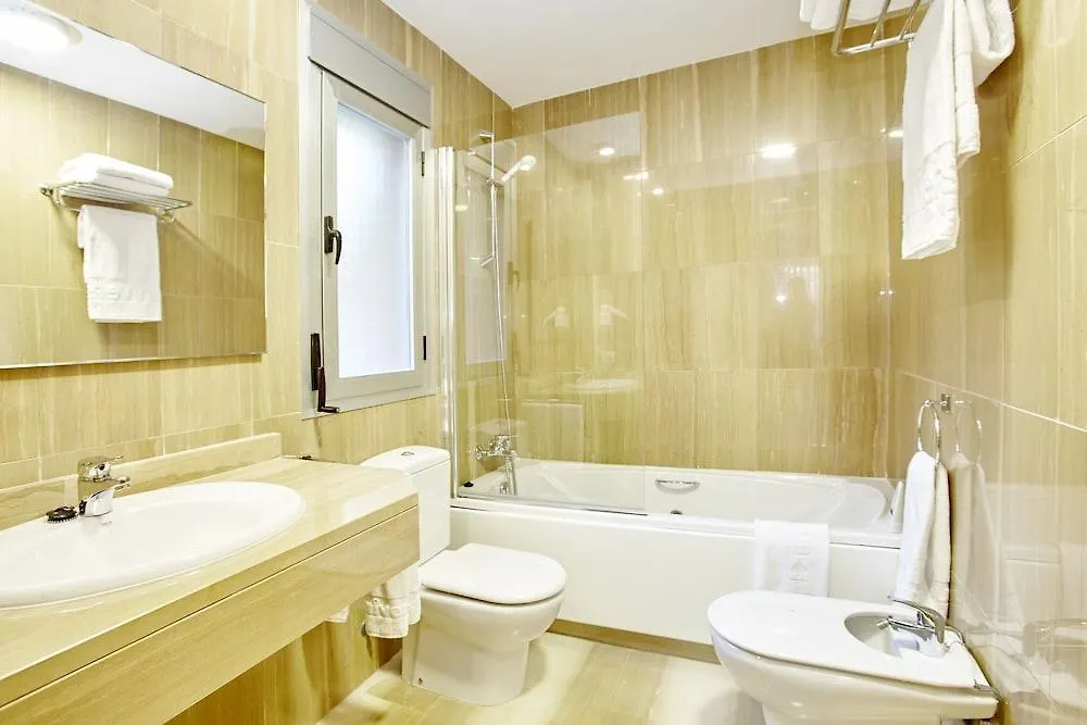 Universal Aparthotel Don Camilo Sant Elm 4*,
